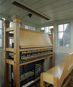 118857 Interieur van de Domtoren (Domplein) te Utrecht: speeltafel van het carillon.